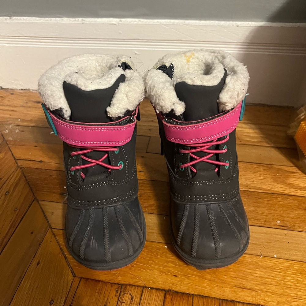 Cat & Jack Toddler Size 9 Snow Boots. Gray and Pink